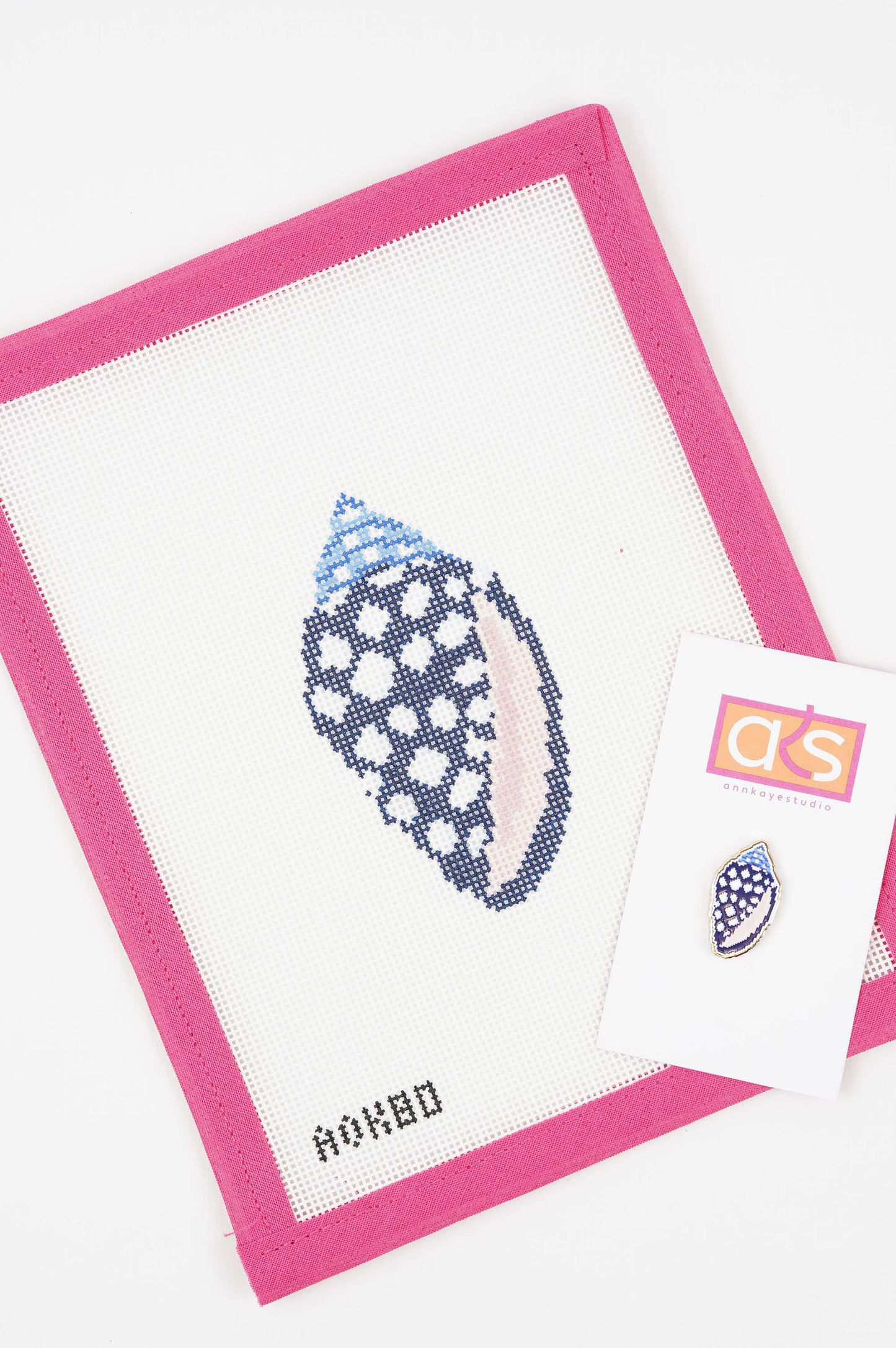 Melampus Shell Needleminder